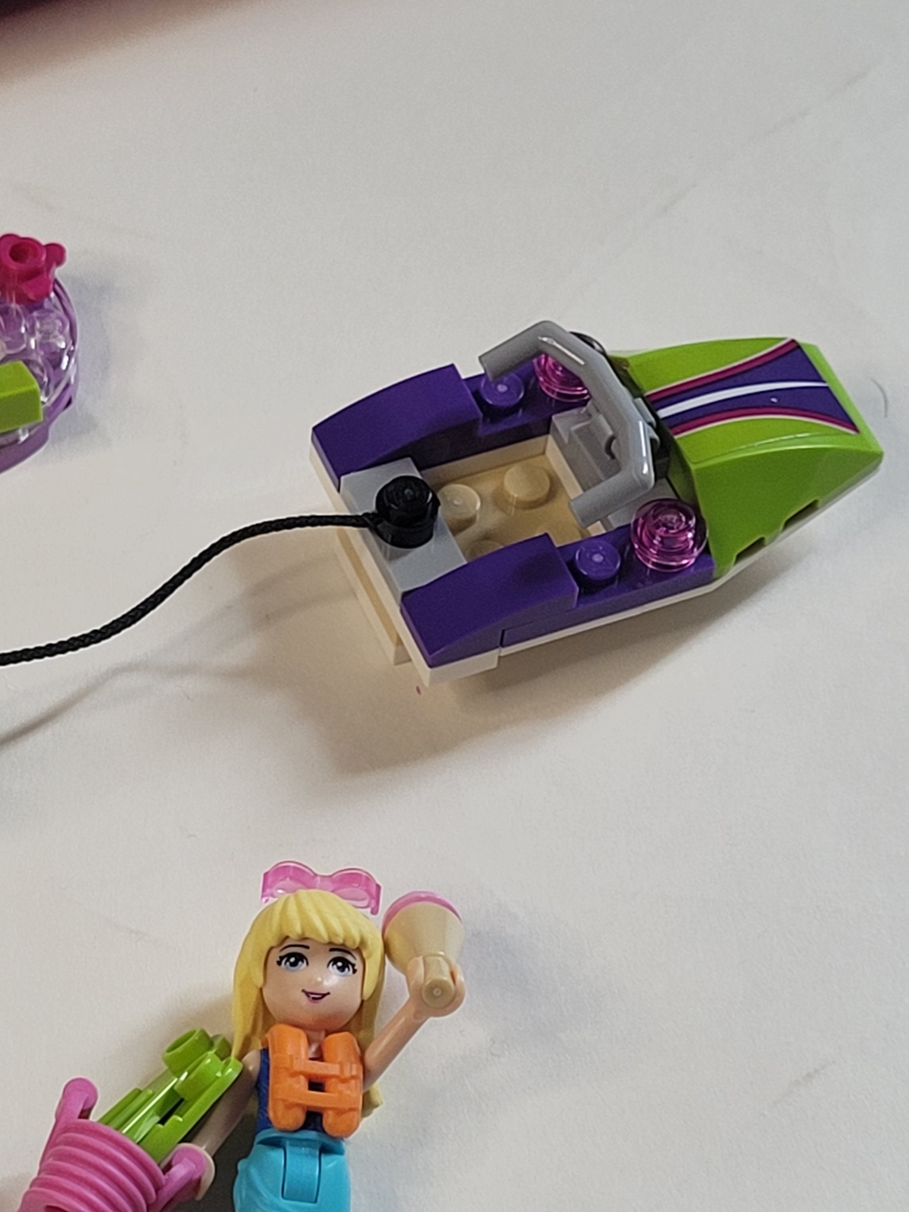 LEGO Friends Sunshine Catamaran set, model number 41317 - Picture 5 of 14